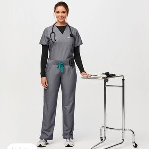 Figs Set Graphite Catalina Top (XS) and Kade Bottoms (S/P)